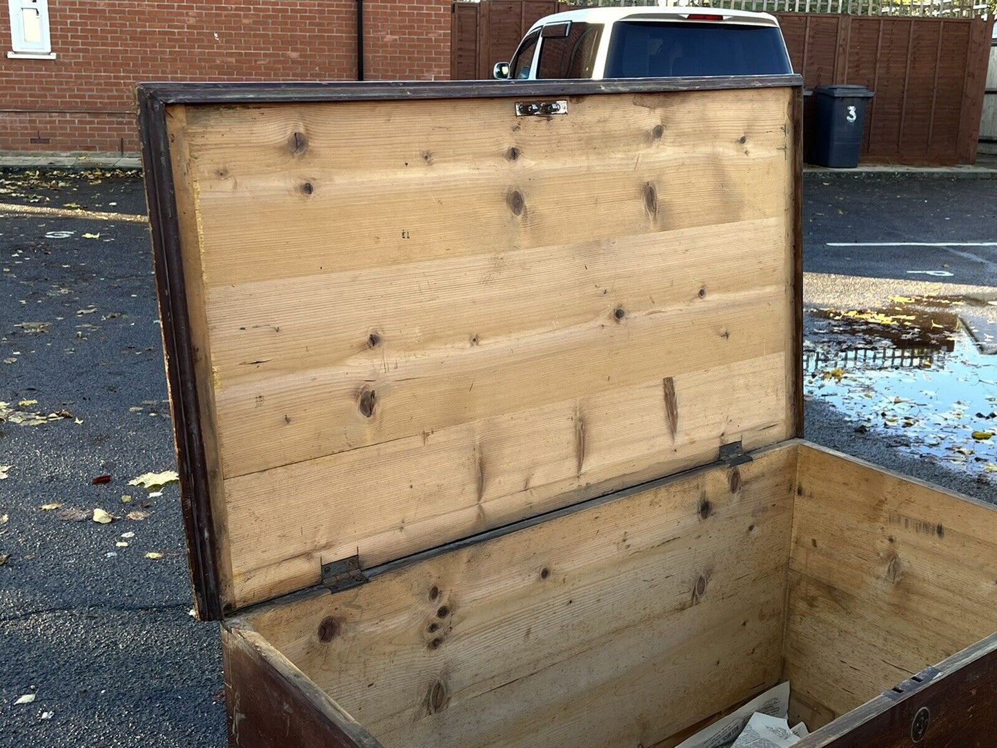 Georgian Pine Trunk / Chest, 2 Drawers, Large In Size. Lots Of Storage.