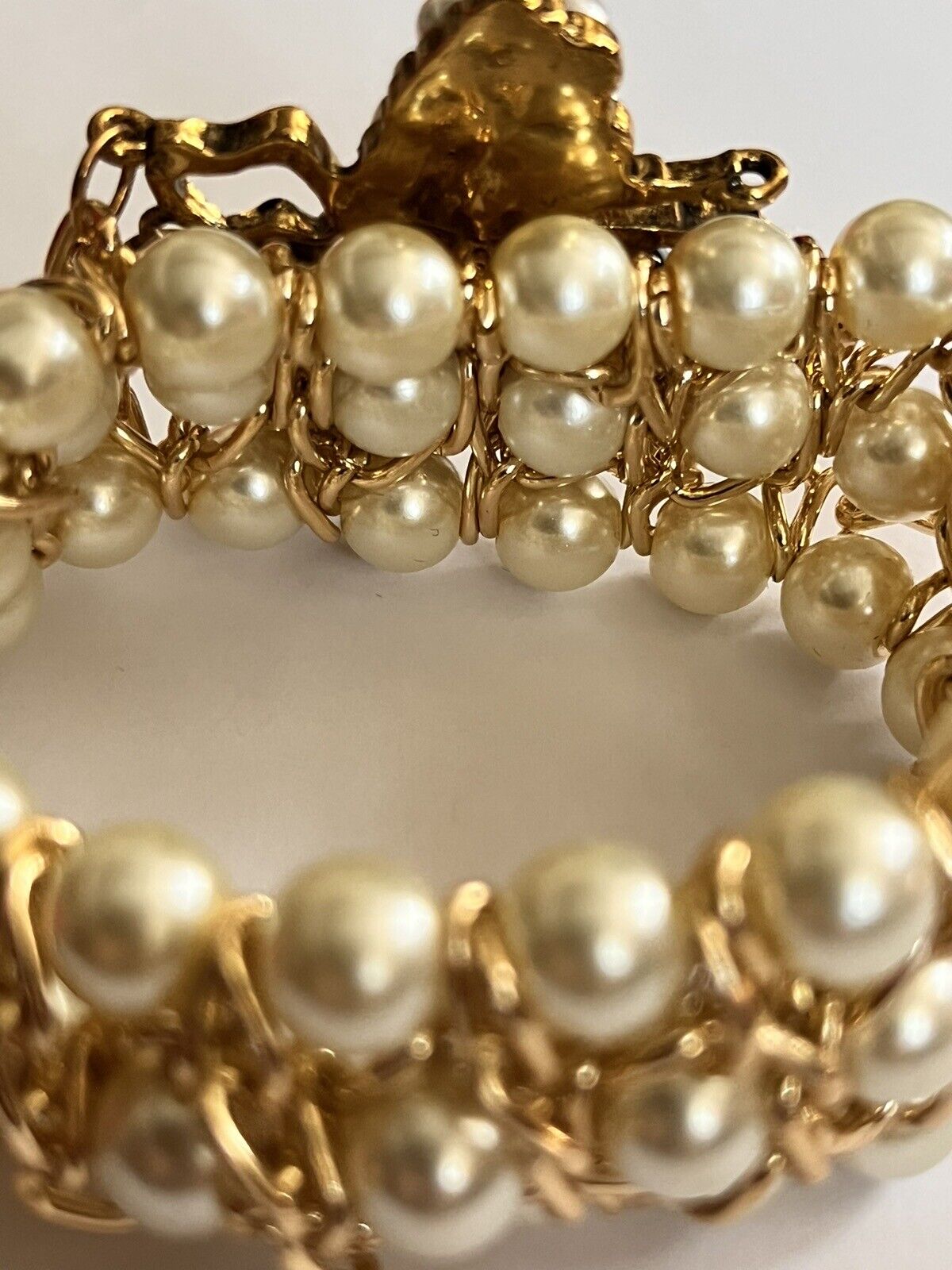 Vintage Faux Pearl Enamel Bee Set Bracelet Brooch Drop Earrings