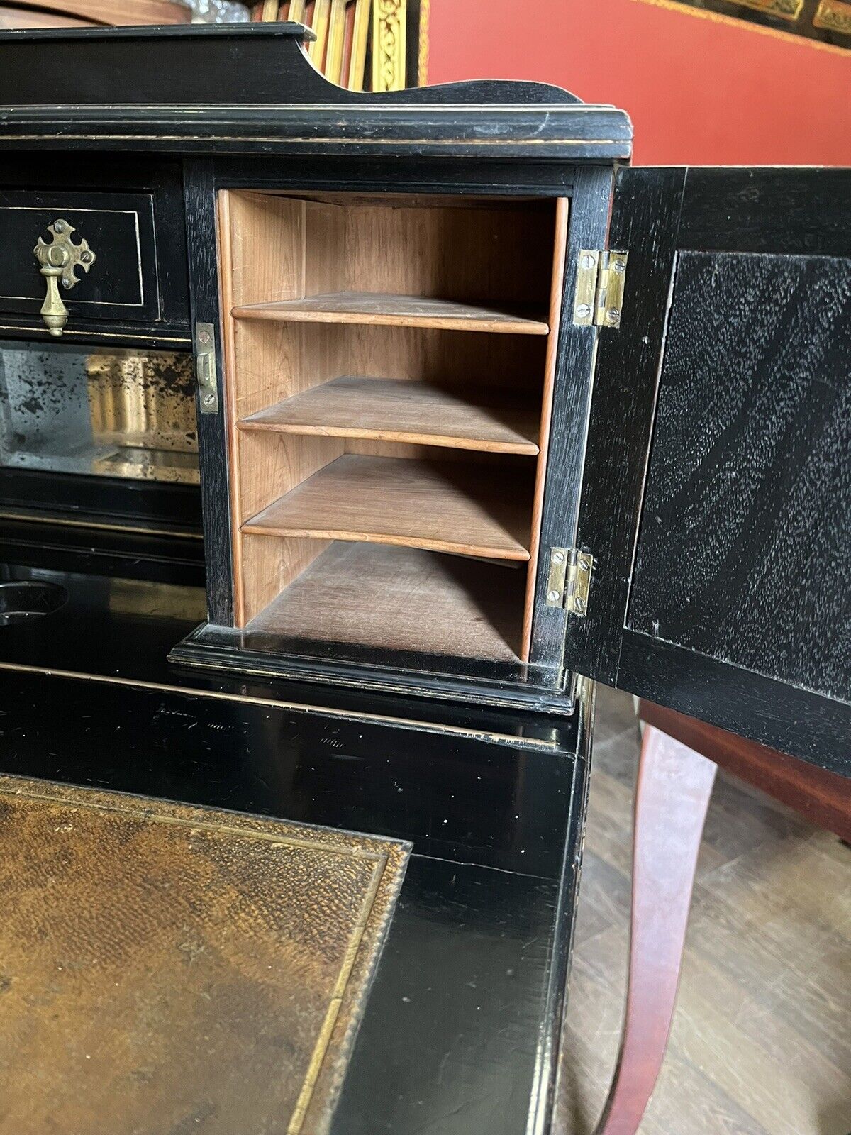 Aesthetic Movement Victorian Davenport Desk. Loads Of Storage.