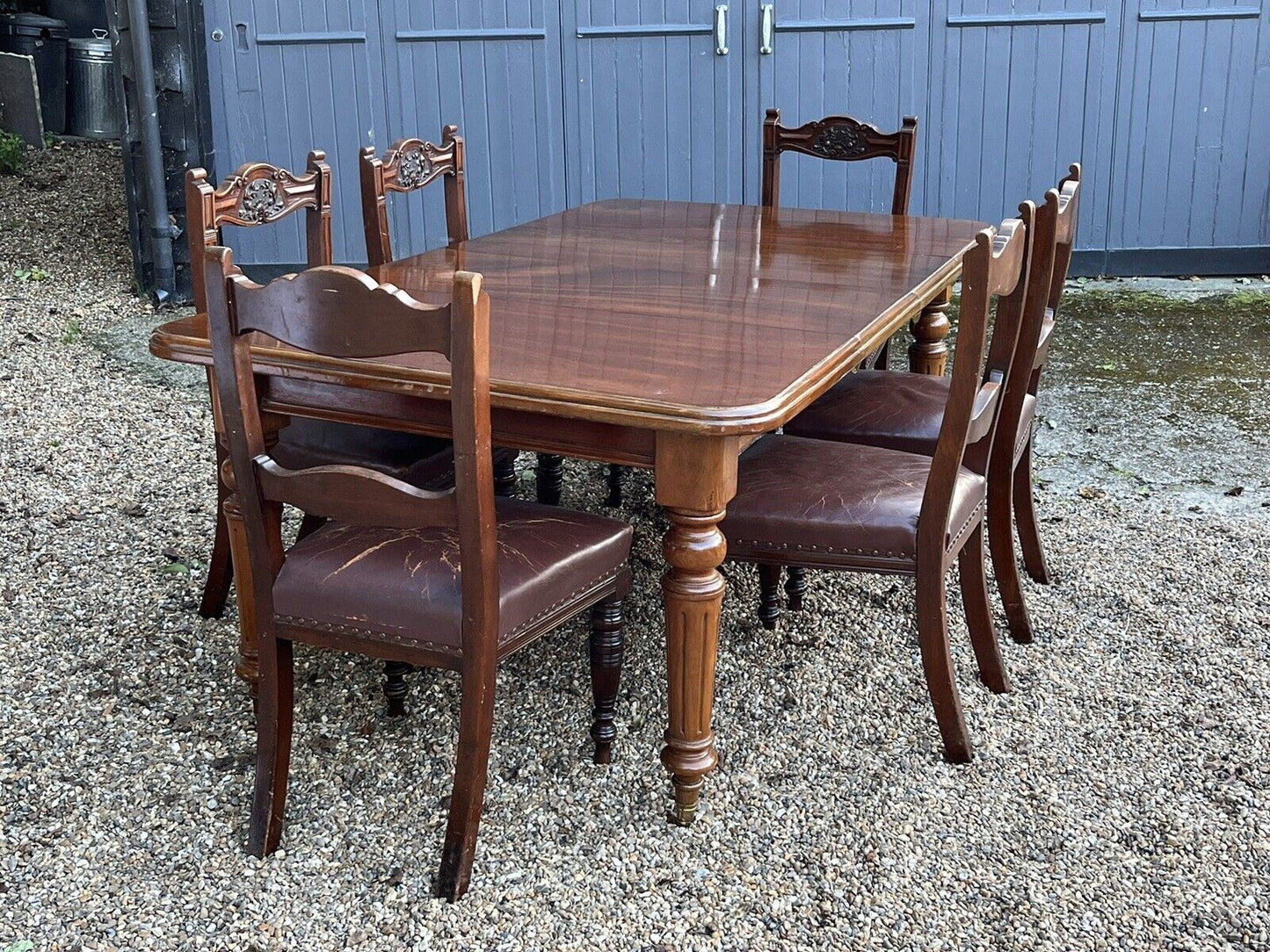 Mahogany Extending Dining Table & 6 Chairs. With 2 Leaves.