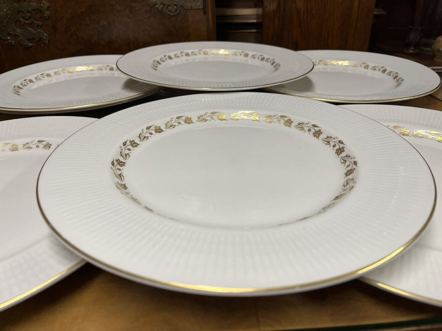 Royal Doulton Fairfax, 6 Dinner Plates. Post World wide