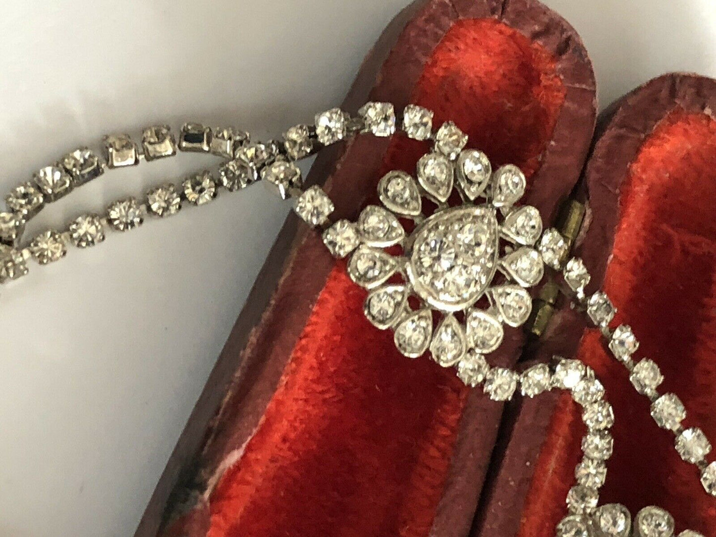 Vintage Rhodium Plated Diamanté Teardrop Bracelet