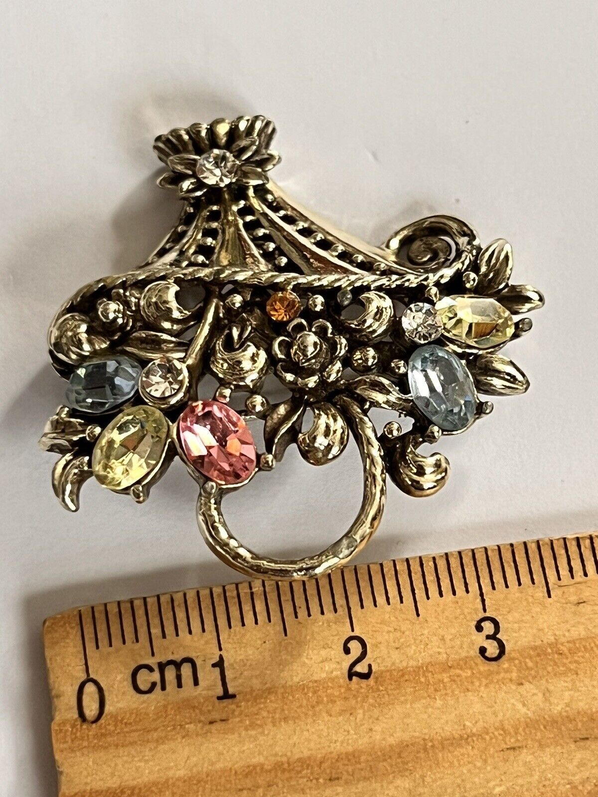Vintage Flowers Basket Detailed Silver Tone Brooch