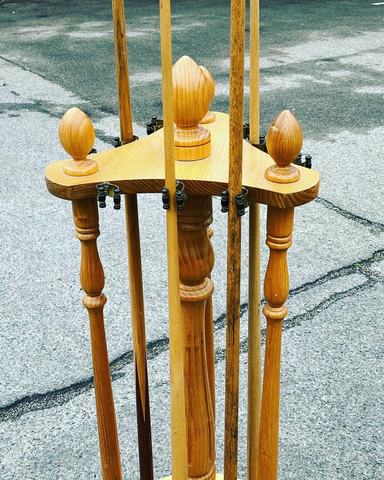 Snooker, Billiards, Pool Revolving Cue Holder. Games Room