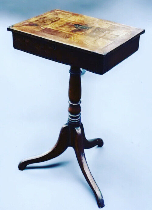 Georgian Oyster Veneer Lamp Table/Side Table With Drawer