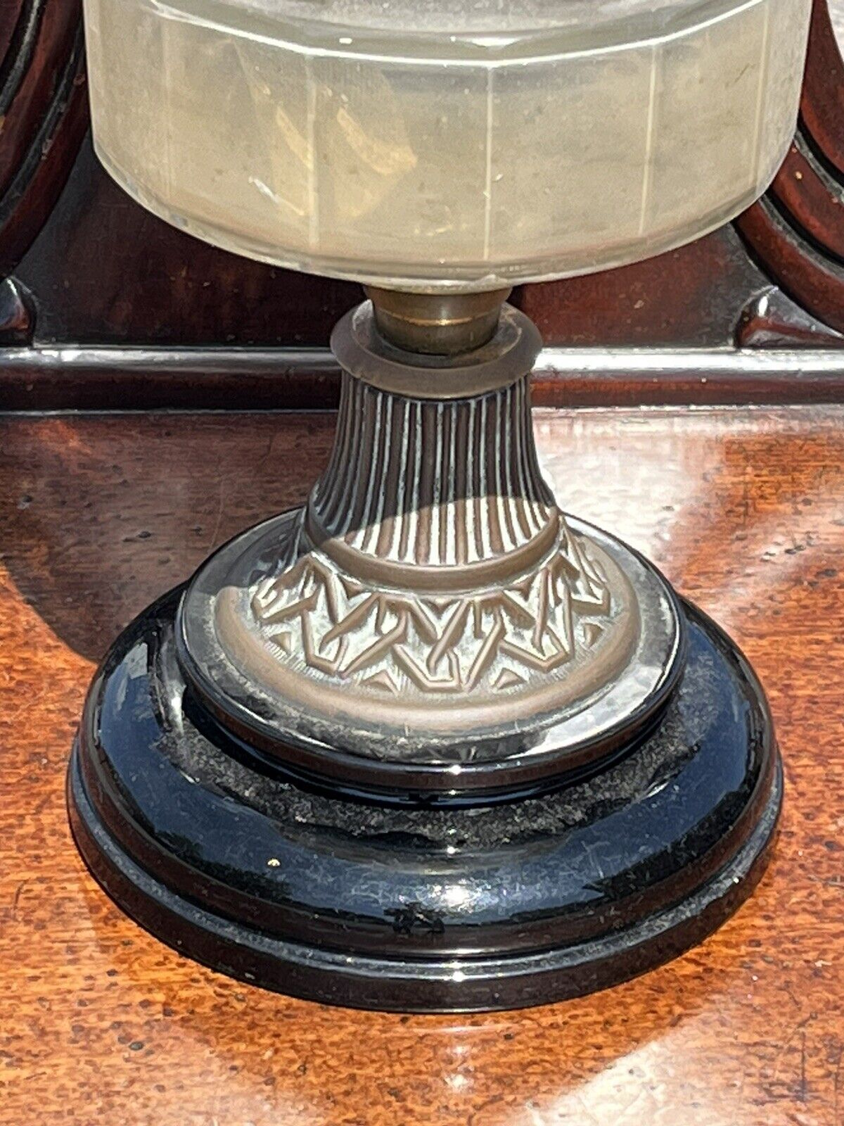 Victorian Oil Lamp. We Ship Worldwide.