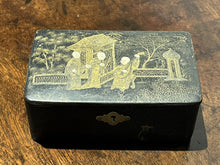 Antique Japanese Decorated Papier-mâché Trinket Box