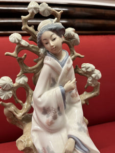 Lladro Figure Japanese Girl