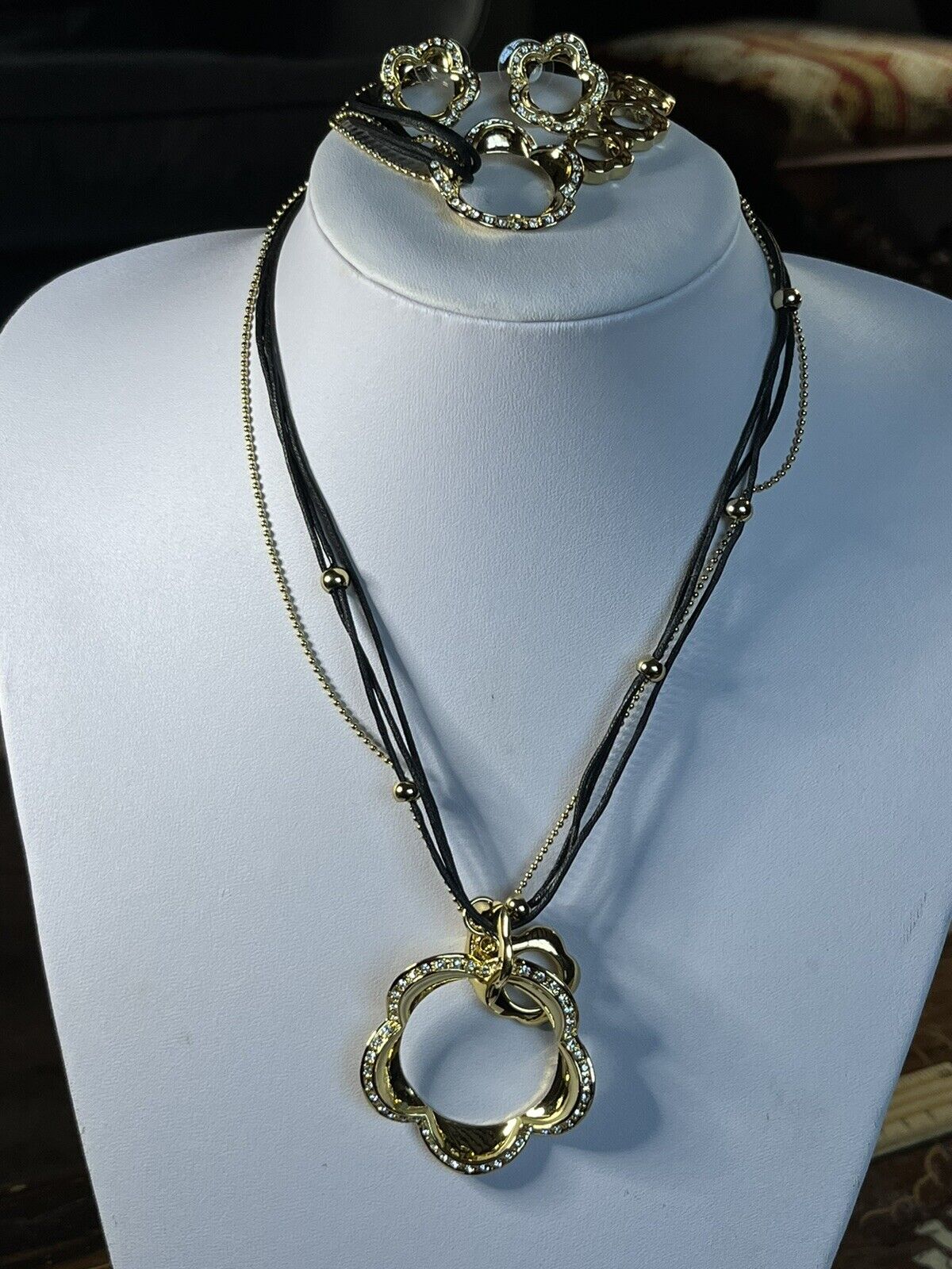 Vintage Gold Tone Diamanté Flowers Bracelet Necklace Earring Set