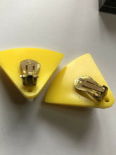 Vintage Yellow And Gold Tone Clip On Earrings