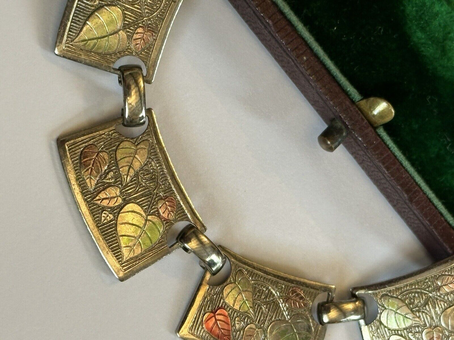 Vintage Detailed Pink Green Leaves Silver Tone Bracelet
