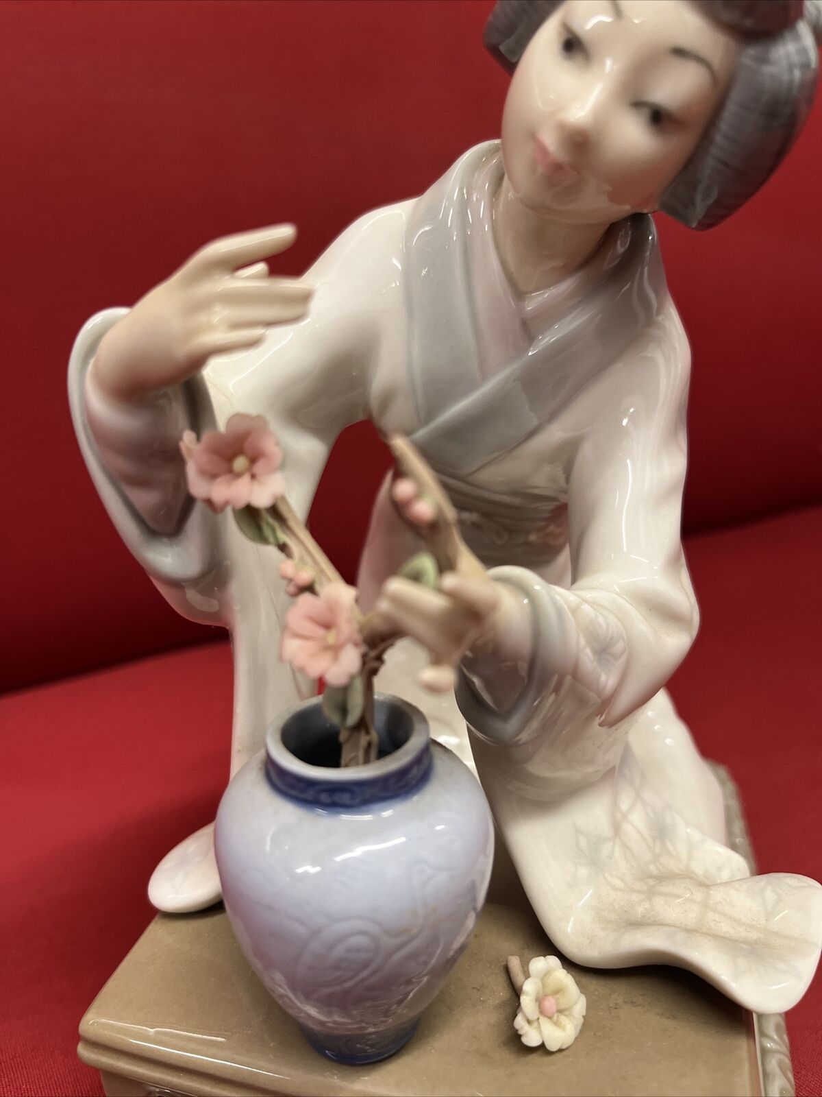 Lladro Figure Japanese Flower Girl
