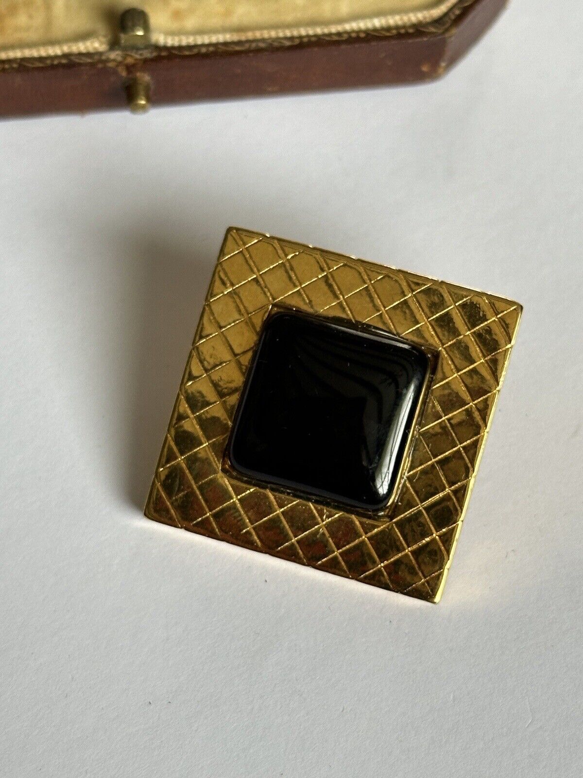 Vintage 1980s Gold Tone Black Stone Square Clip On Earrings