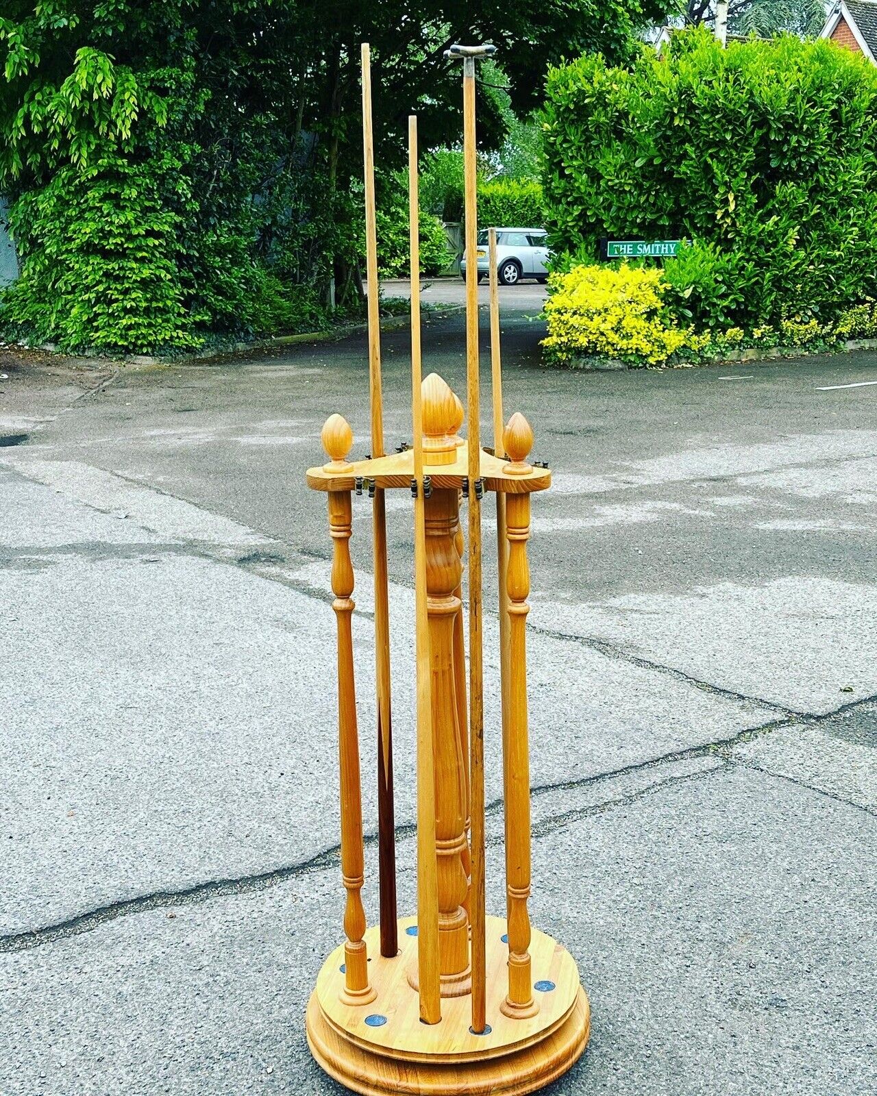 Snooker, Billiards, Pool Revolving Cue Holder. Games Room