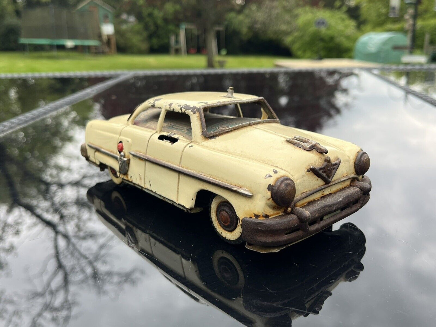 Tin Plate Battery Toy Car, circa 1960
