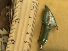 Vintage Gold Tone Green Flower Detailed Brooch