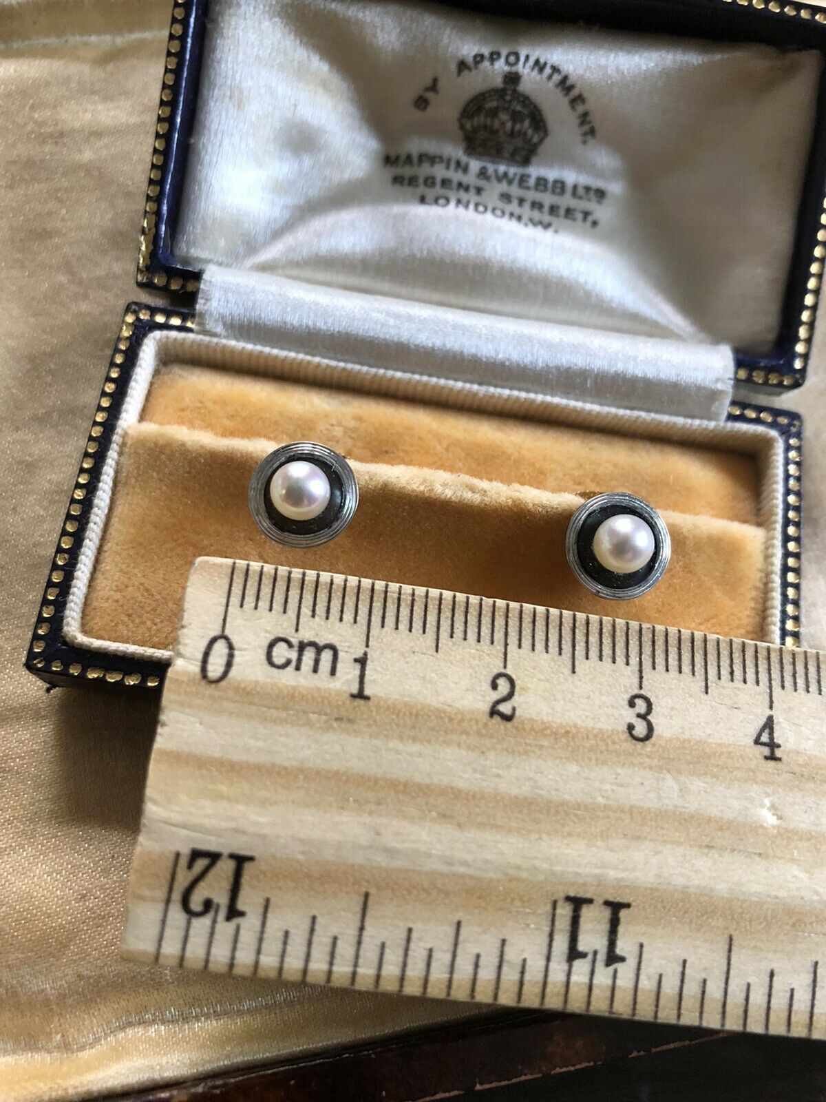 Mappin Webb 18ct Gold Pearl Collar Studs Original Box