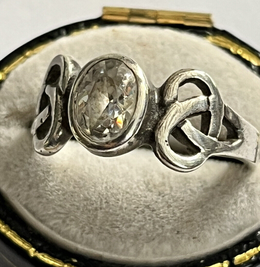 Vintage Silver 925 Celtic Cubic Zirconia Ring
